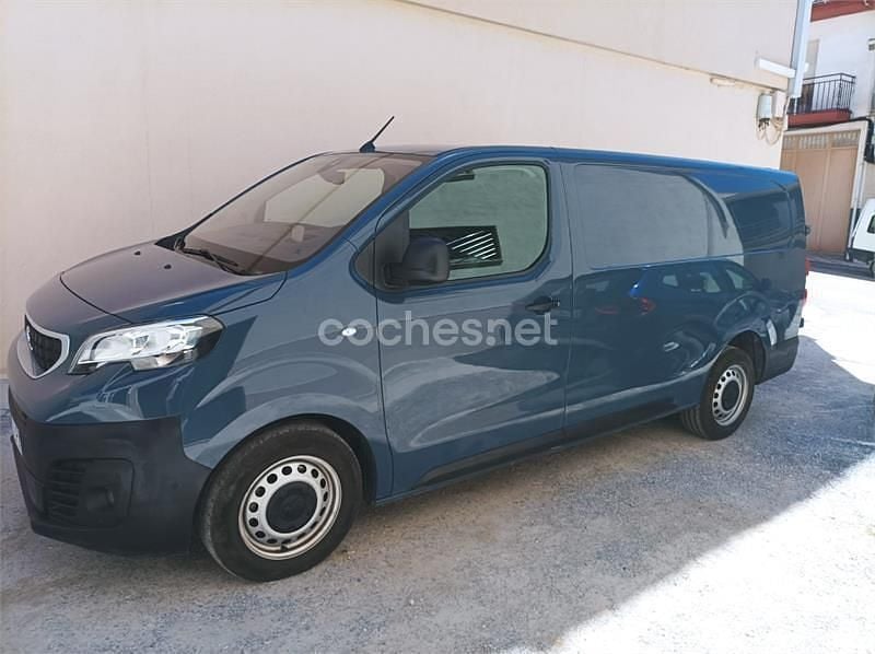 Usado Peugeot Traveller Business-Line 120 CV (88 kW) 2021 Gris / plata Monovolumen