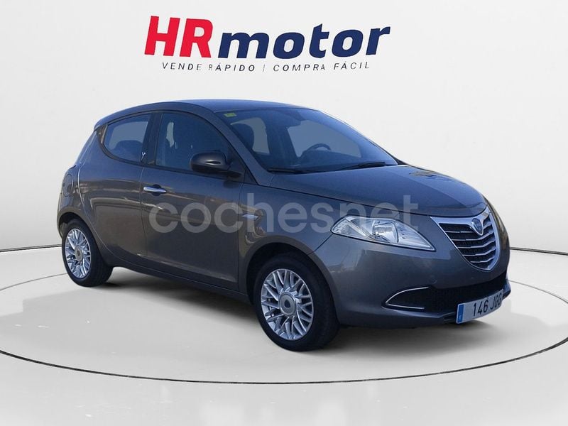 Gris / plata Usado 2015 Lancia Ypsilon Utilitario | 7790 € (Precio justo) - Imagen 1/4