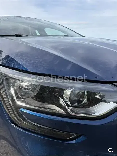 Usado Renault Mégane Bose Edition 110 CV (80 kW) 2017 Azul Berlina