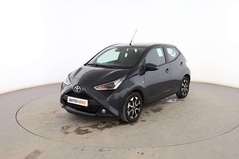 Usado Toyota Aygo X-play 72 CV (52 kW) 2021 Gris Utilitario
