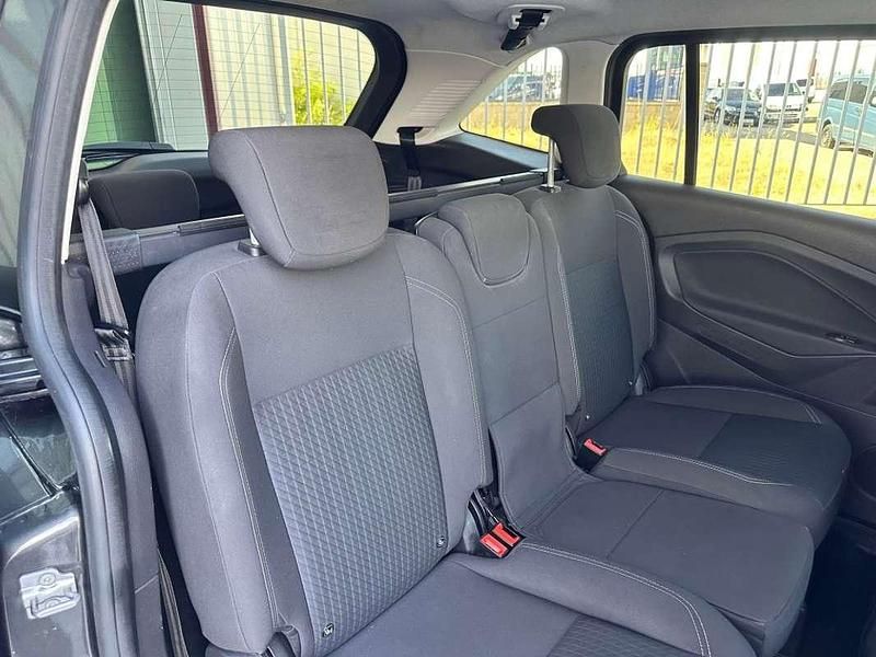 Usado Ford Grand C-Max Trend+ 120 CV (88 kW) 2017 Gris Monovolumen