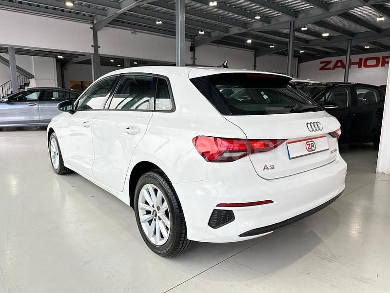 Usado Audi A3 110 CV (80 kW) 2021 Blanco Berlina