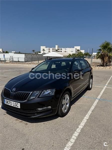 Usado Skoda Octavia Ambition 115 CV (84 kW) 2020 Negro Familiar