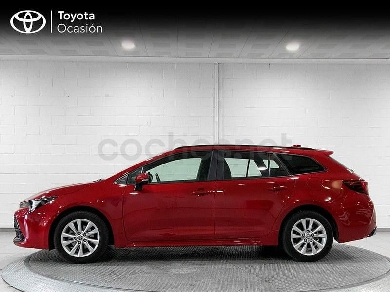 Usado Toyota Corolla Active 140 CV (102 kW) 2025 Rojo Familiar