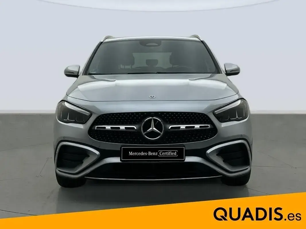 Usado Mercedes GLA200 163 CV (119 kW) 2025 Gris plata SUV