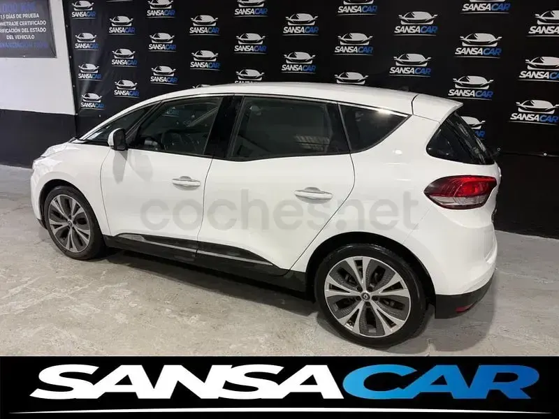 Usado Renault Scénic Intens 110 CV (80 kW) 2017 Blanco Monovolumen