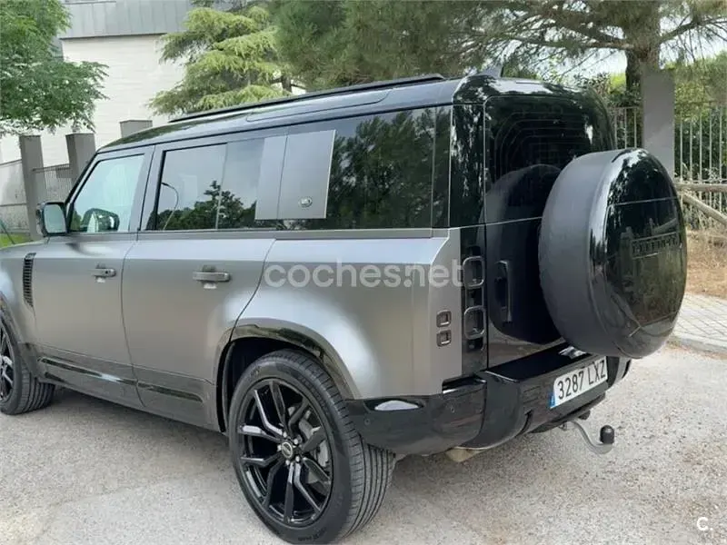 Usado Land Rover Defender SE 200 CV (147 kW) 2022 Gris / plata SUV