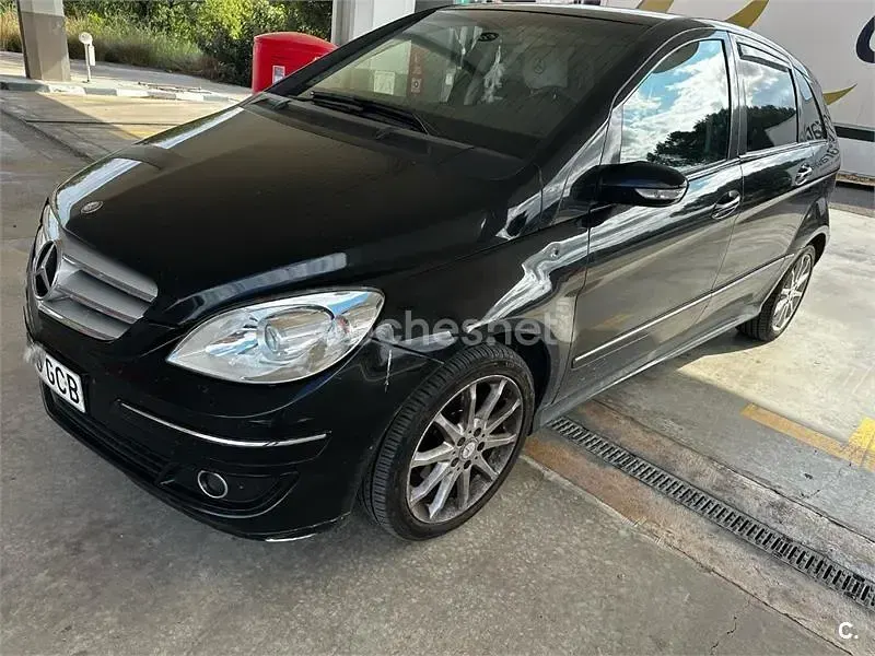 Usado Mercedes B200 140 CV (102 kW) 2008 Negro Monovolumen