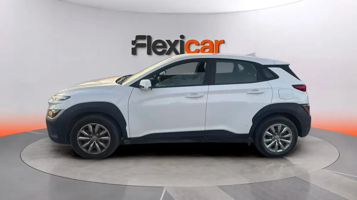 Usado Hyundai Kona 120 CV (88 kW) 2021 Gris SUV