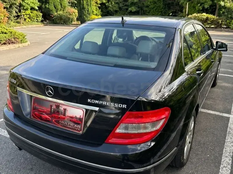 Usado Mercedes C180 Avantgarde 156 CV (114 kW) 2009 Negro Berlina