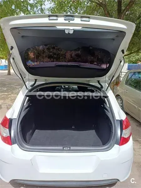 Usado Citroën C4 Business Class 92 CV (67 kW) 2011 Blanco Berlina