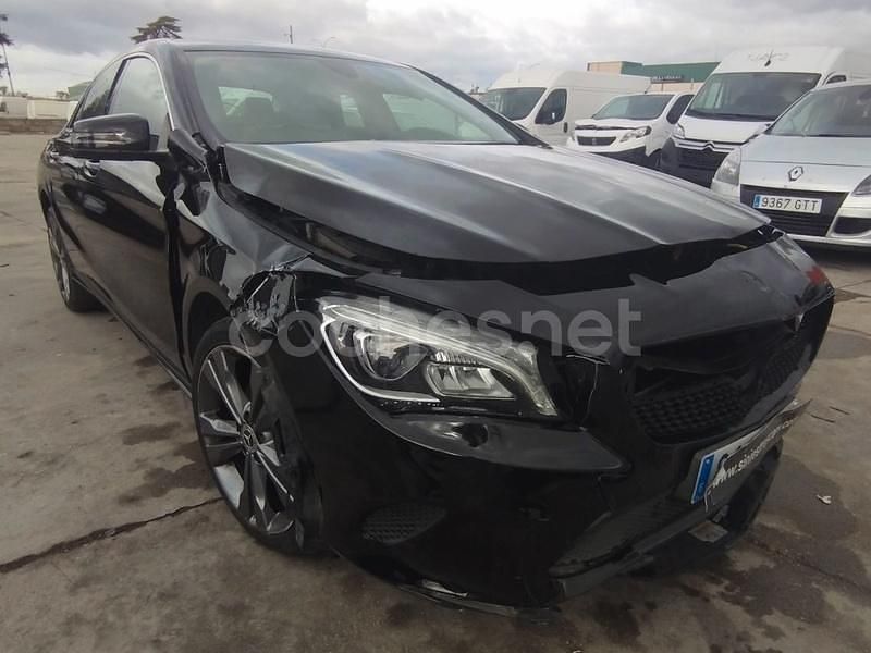 Usado Mercedes CLA180 122 CV (89 kW) 2018 Negro Berlina