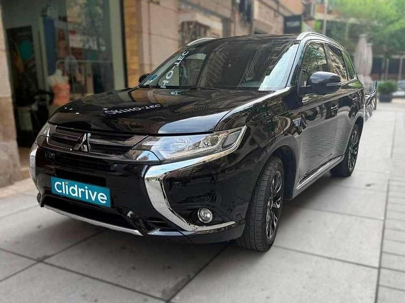 Usado Mitsubishi Outlander P-HEV 224 CV (164 kW) 2018 Negro SUV
