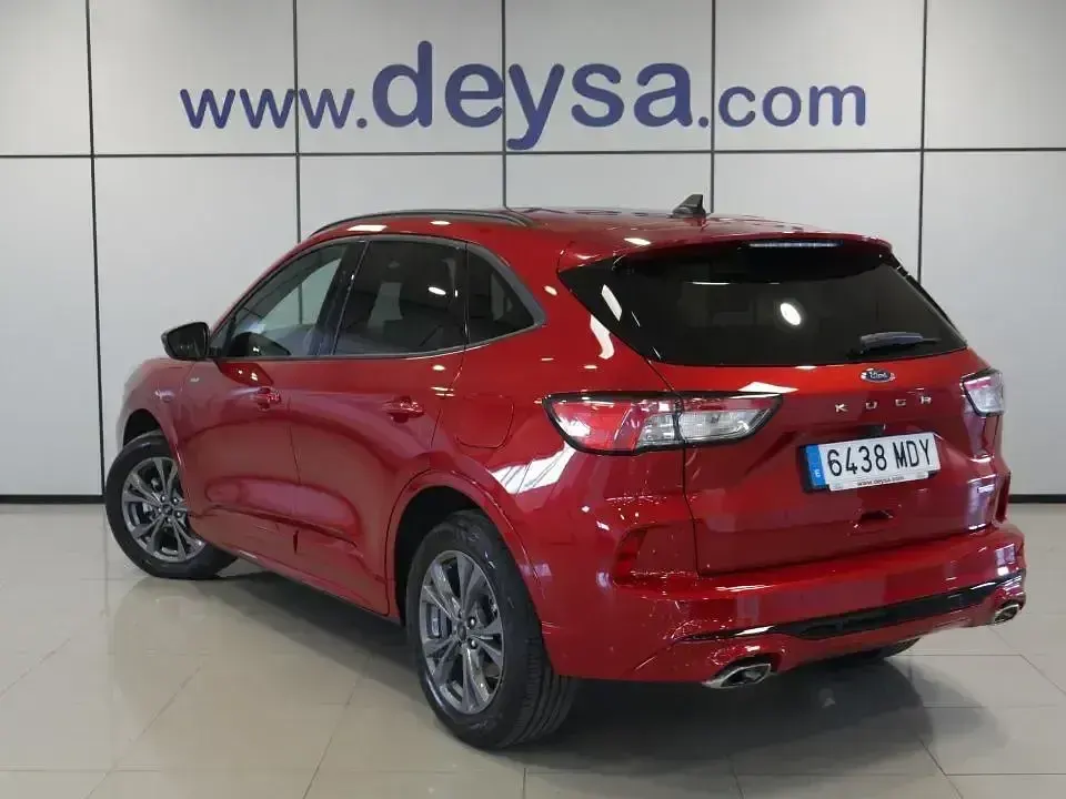 Usado Ford Kuga ST-Line 225 CV (165 kW) 2023 Rojo SUV