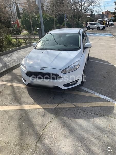 Usado Ford Focus Trend 120 CV (88 kW) 2016 Blanco Familiar
