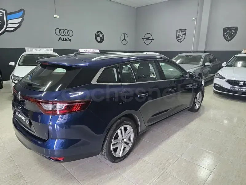 Usado Renault Mégane GrandTour Business 115 CV (84 kW) 2020 Azul Familiar