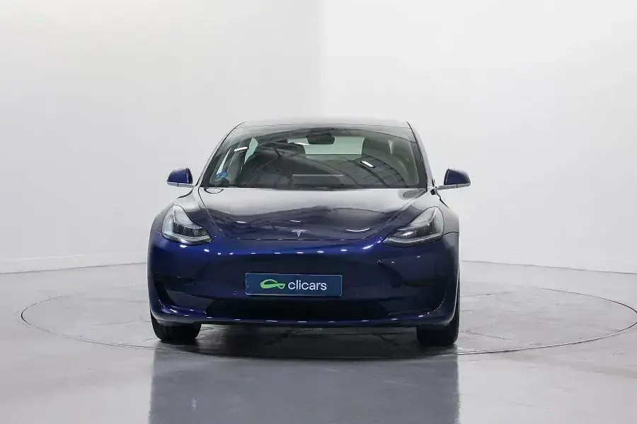 Käytetty Tesla Model 3 Standard Range 239 kW (325 HP) 2019 Sininen Sedan