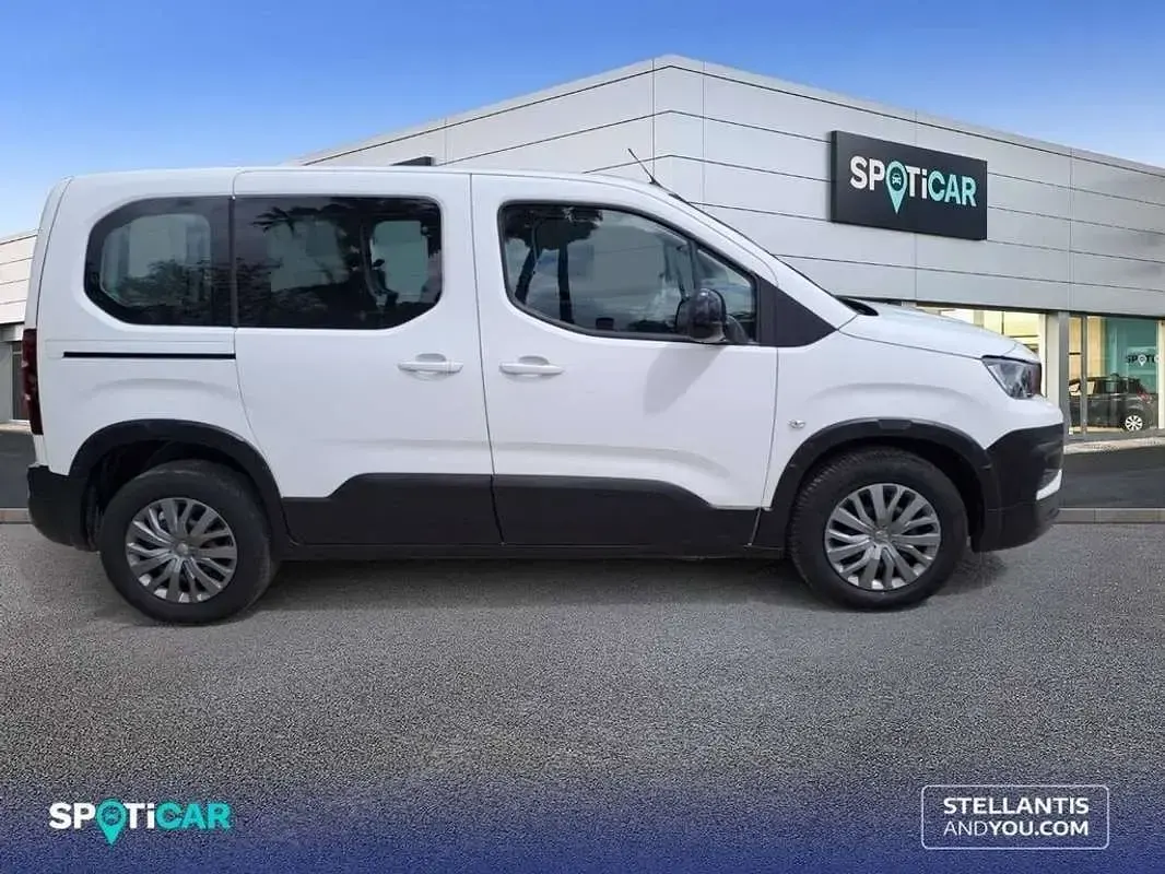 Usado Peugeot Rifter Active 102 CV (75 kW) 2022 Blanco Monovolumen