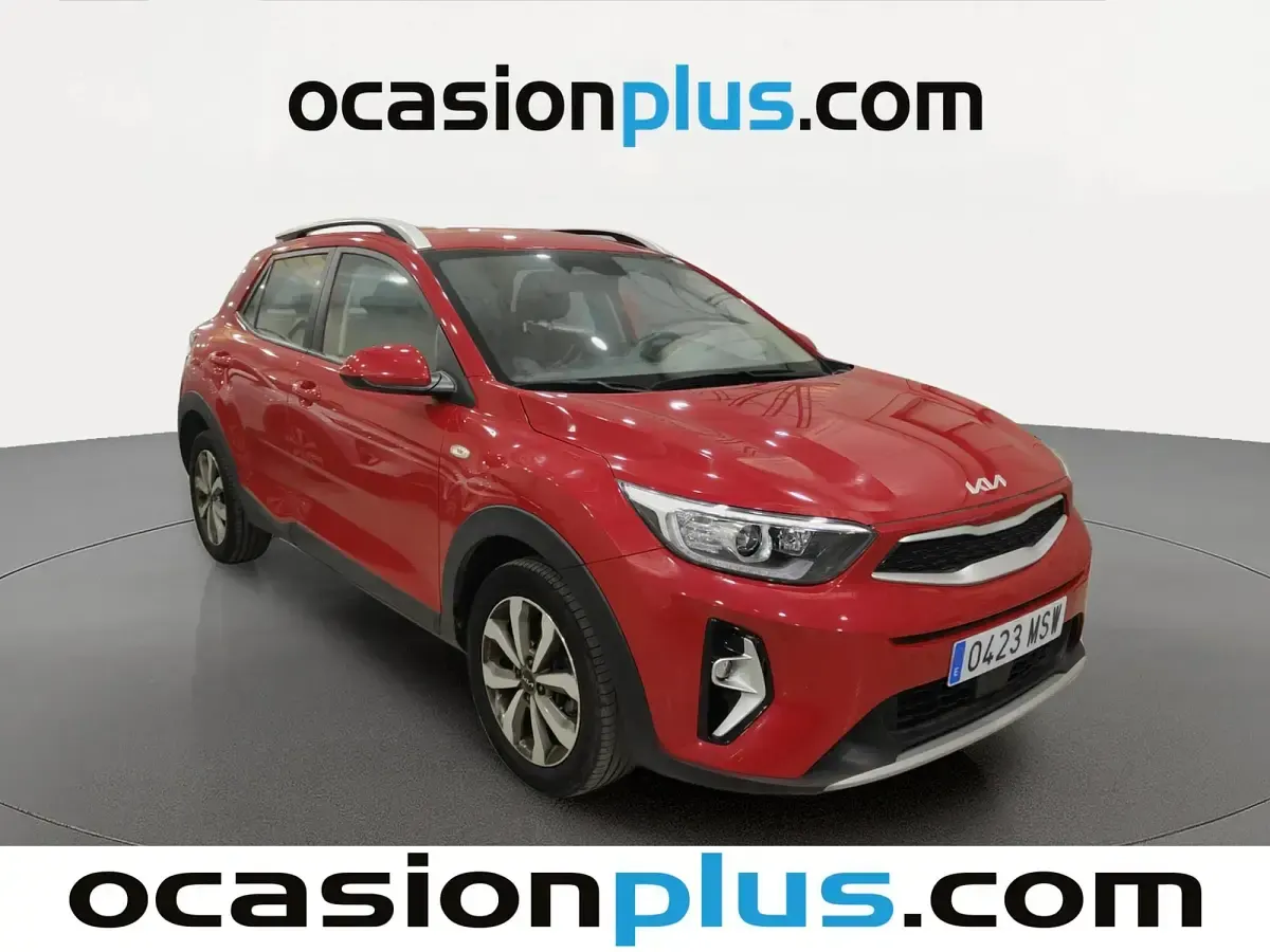 Usado Kia Stonic 101 CV (74 kW) 2024 Rojo SUV