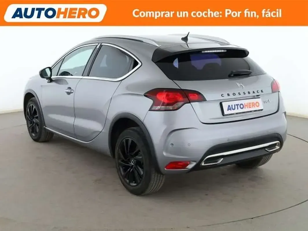 Usado DS Automobiles DS4 Connected Chic 120 CV (88 kW) 2018 Gris Berlina