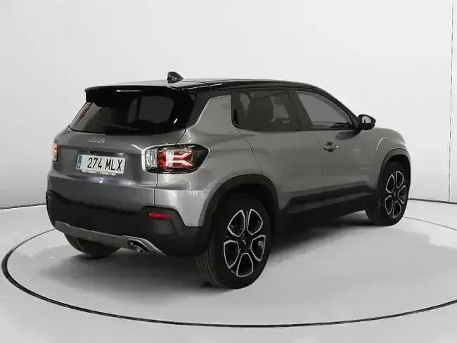 Usado Jeep Avenger Summit 100 CV (73 kW) 2023 Gris SUV