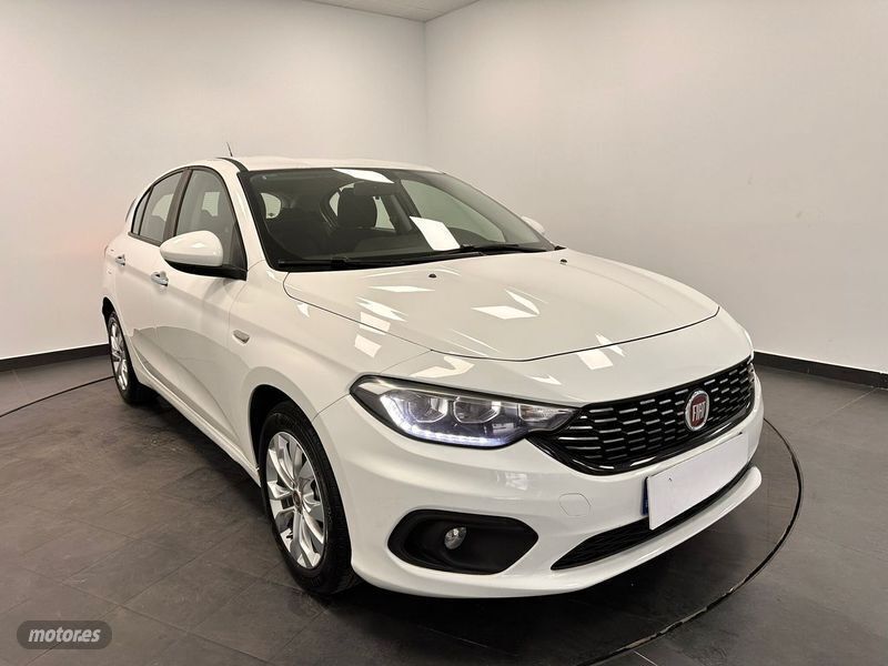 Usado Fiat Tipo Easy 95 CV (69 kW) 2017 Blanco Berlina