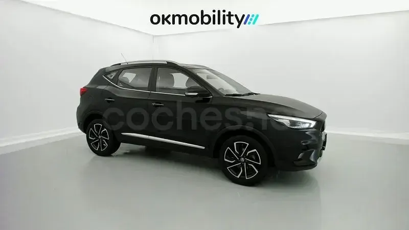 Begagnad MG ZS Luxury 111 HK (81 kW) 2023 Svart SUV