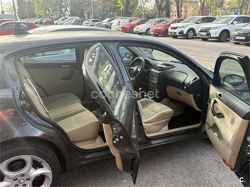 Usado Alfa Romeo 147 105 CV (77 kW) 2006 Negro Utilitario