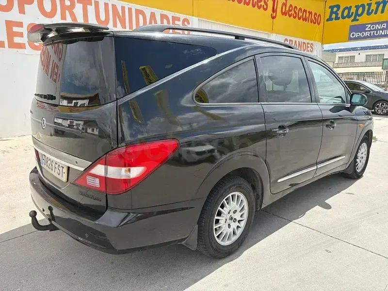 Usado SsangYong Rodius Limited 165 CV (121 kW) 2007 Negro Monovolumen