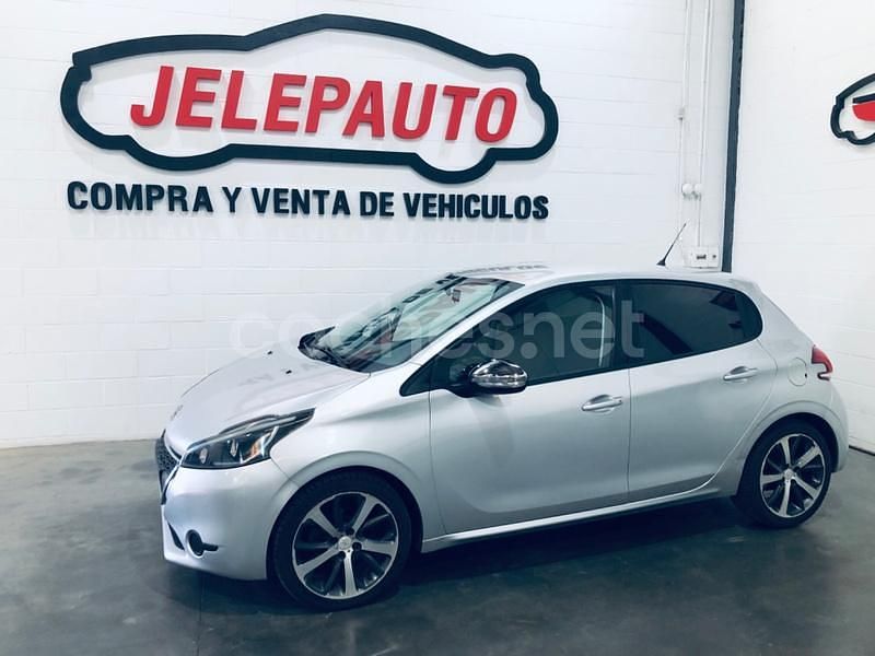 Usado Peugeot 208 Access 68 CV (50 kW) 2013 Gris / plata Utilitario