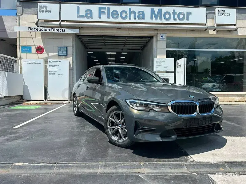 Usado BMW 320e Comfort Edition 190 CV (139 kW) 2022 Gris / plata Berlina