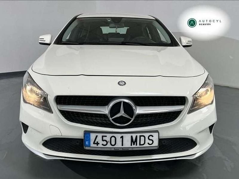 Usado Mercedes CLA200 Shooting Brake 136 CV (100 kW) 2016 Blanco Familiar