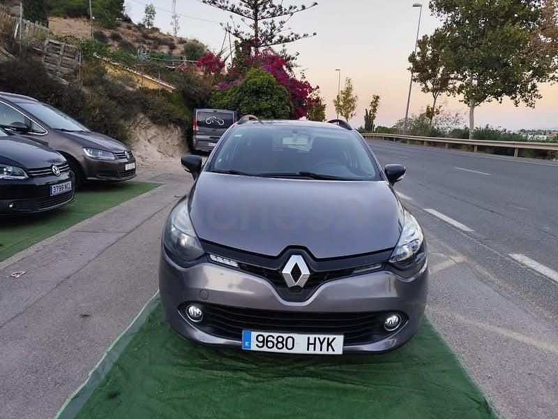 Usado Renault Clio GrandTour Expression 75 CV (55 kW) 2014 Gris / plata Familiar