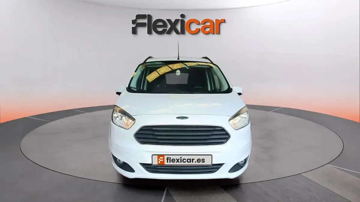 Usado Ford Tourneo Courier Ambiente 100 CV (73 kW) 2018 Blanco Monovolumen
