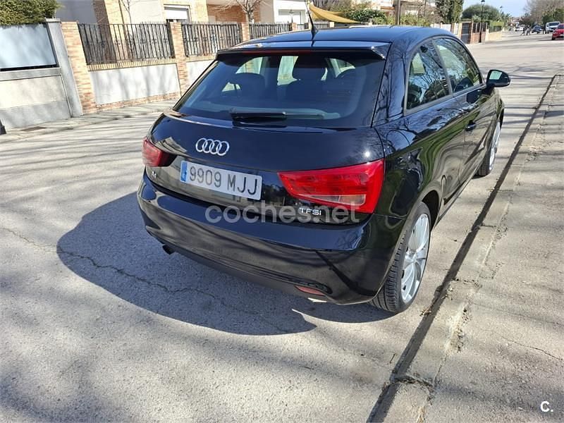 Usado Audi A1 Attraction 86 CV (63 kW) 2011 Negro Utilitario