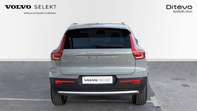 Usado Volvo XC40 Core 163 CV (119 kW) 2024 Gris / plata SUV