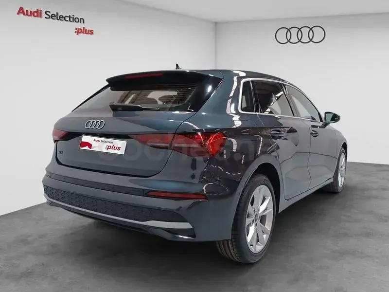 Usado Audi A3 Advanced 150 CV (110 kW) 2026 Gris / plata Berlina