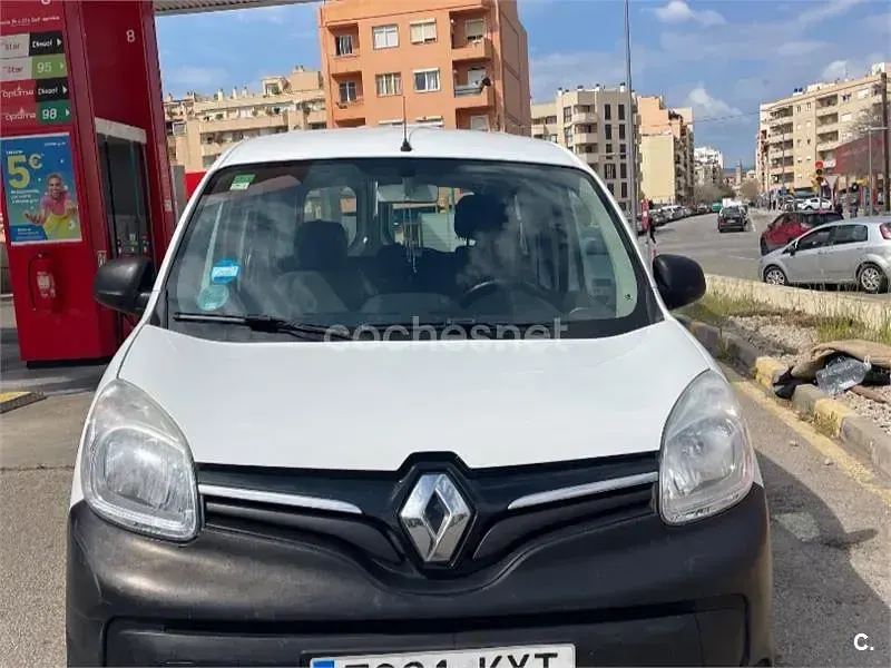 Usado Renault Kangoo 75 CV (55 kW) 2019 Blanco Monovolumen