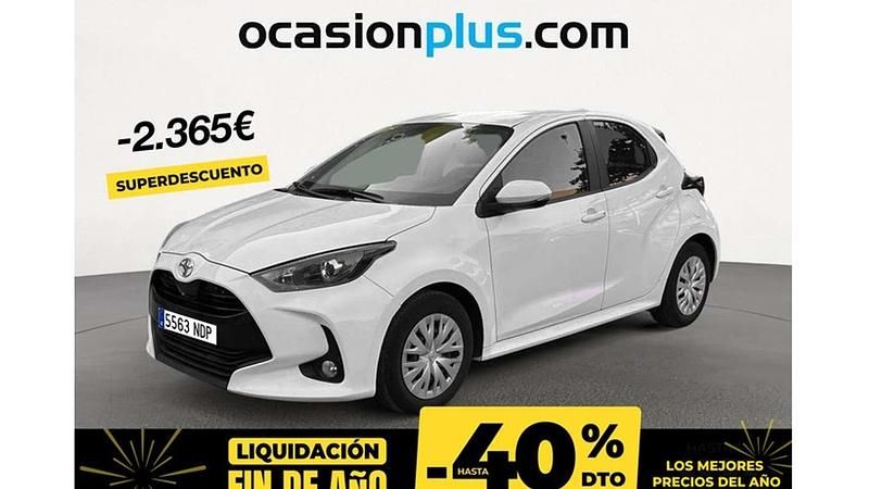 Blanco Usado 2023 Toyota Yaris Active Utilitario | 13.035 € (Precio justo) - Imagen 1/4