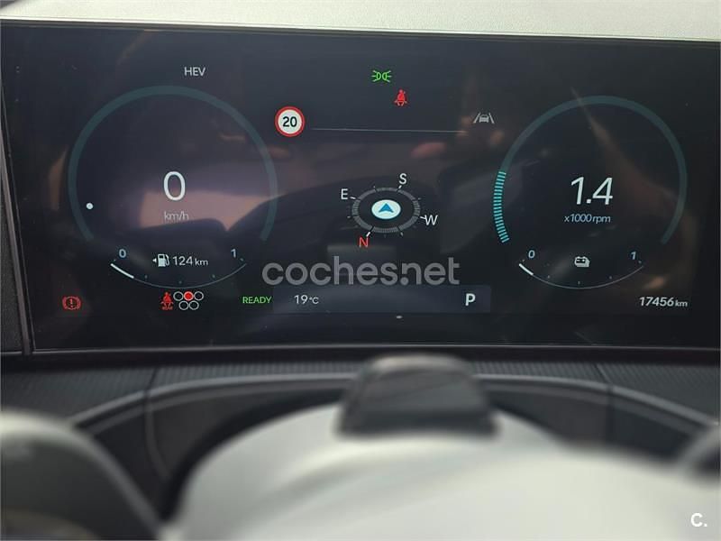 Usado Hyundai Santa Fe 253 CV (186 kW) 2025 Gris / plata SUV