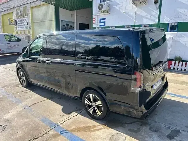 Usado Mercedes V220 Avantgarde 163 CV (119 kW) 2024 Negro Monovolumen