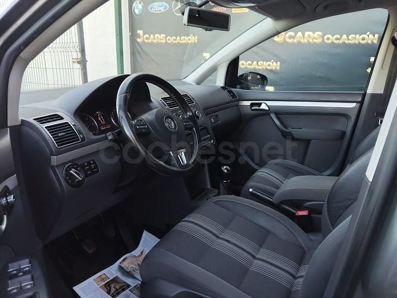 Usado VW Touran Sport 140 CV (102 kW) 2012 Gris / plata Monovolumen