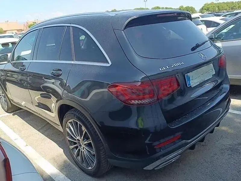 Usado Mercedes GLC200 163 CV (119 kW) 2021 Gris / plata SUV