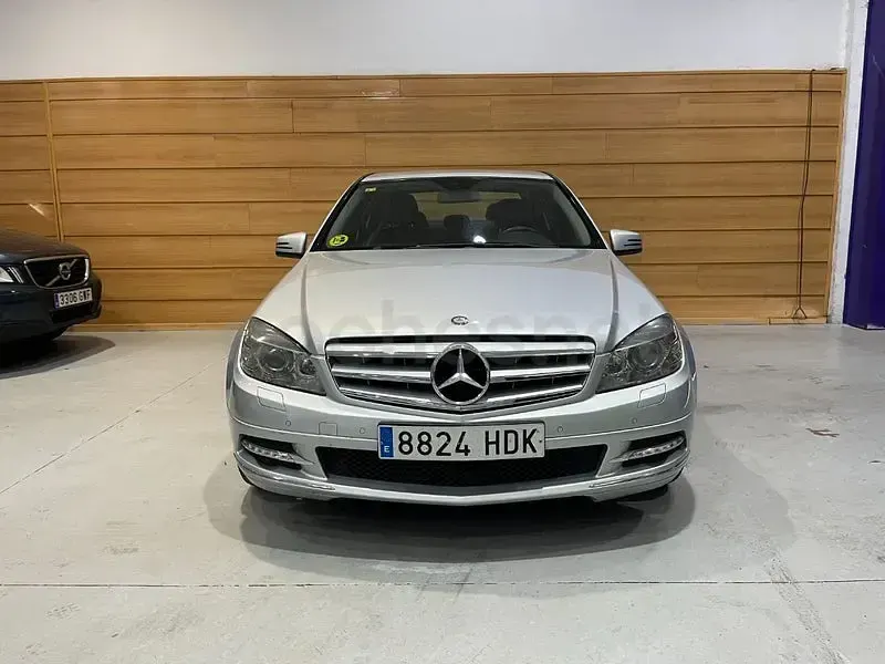 Usado Mercedes C350 Avantgarde 231 CV (169 kW) 2010 Gris / plata Berlina