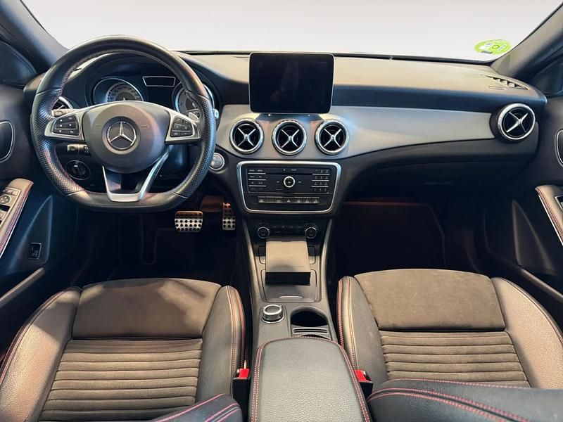 Usado Mercedes GLA220 AMG line 176 CV (129 kW) 2016 Gris/plata SUV