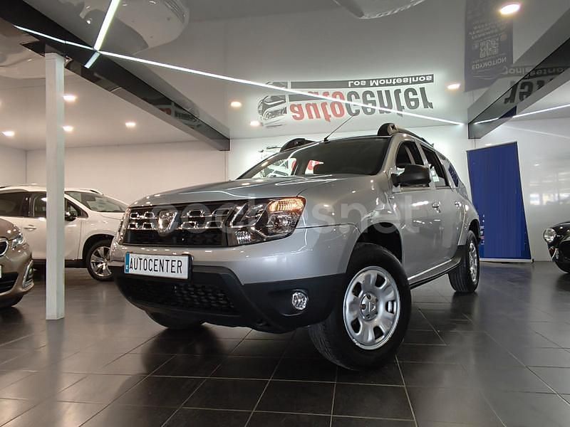 Gris / plata Usado 2015 Dacia Duster Lauréate SUV | 13.800 € (Un poco caro) - Imagen 1/4