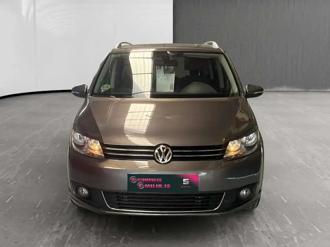 Usado VW Touran Advance 105 CV (77 kW) 2012 Gris Monovolumen