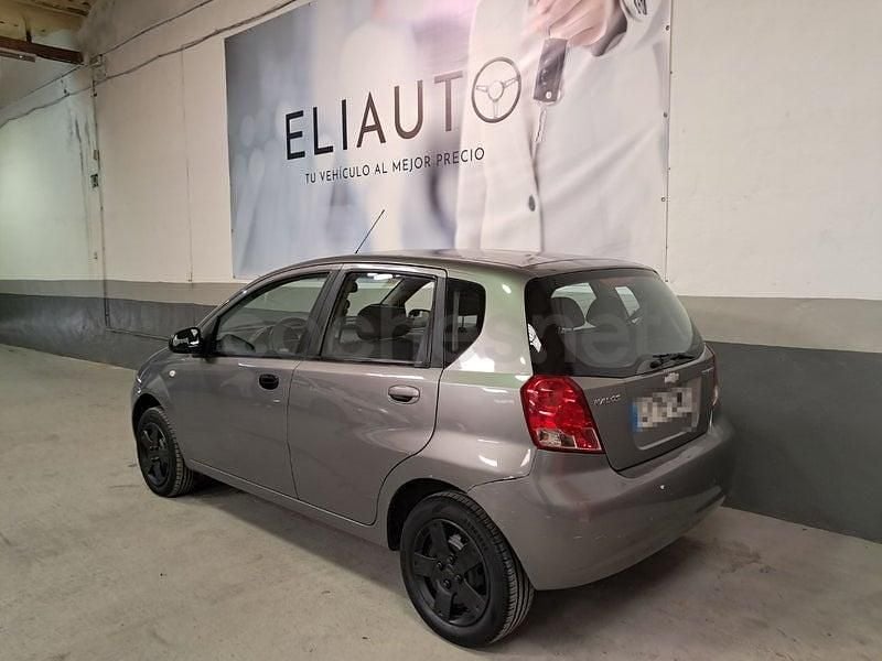 Usado Chevrolet Kalos SE 94 CV (69 kW) 2006 Gris / plata Berlina
