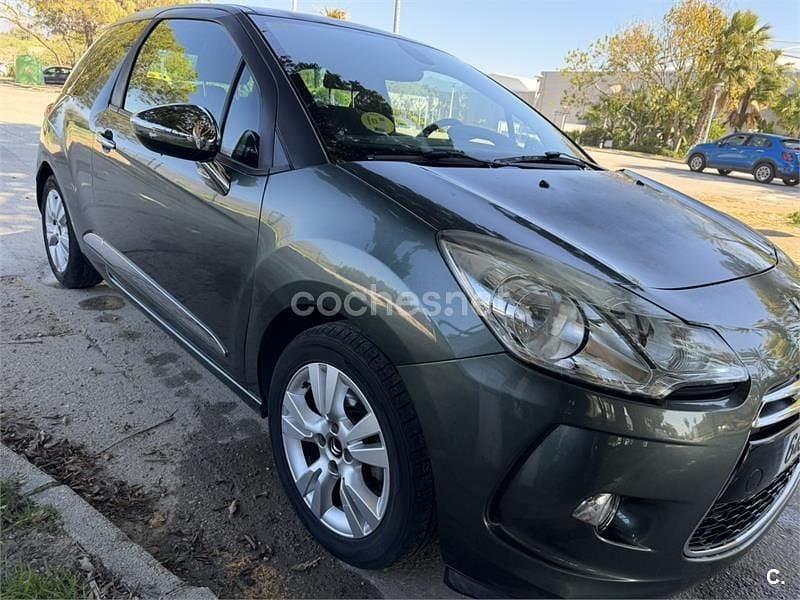 Usado Citroën DS3 92 CV (67 kW) 2011 Gris / plata Utilitario