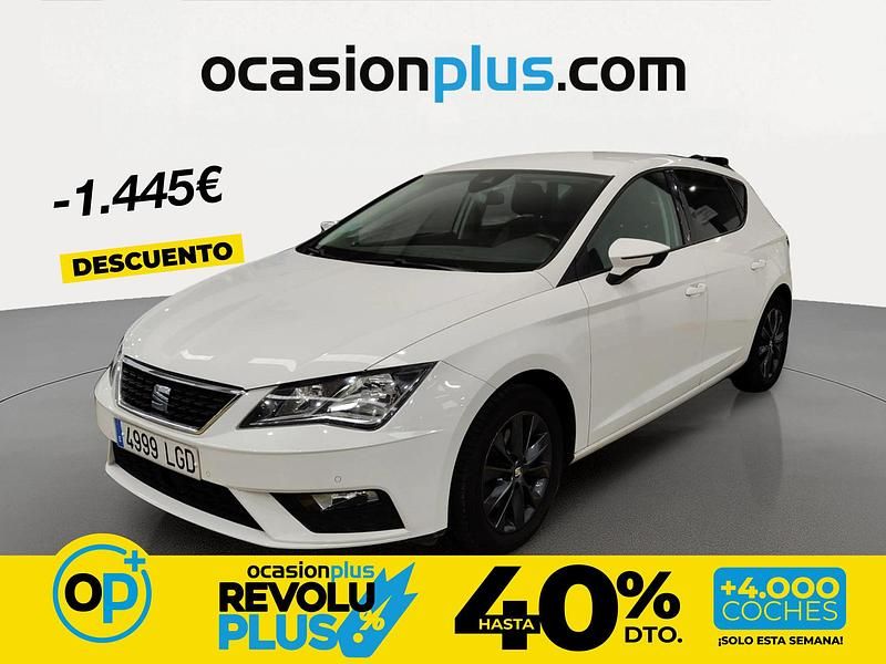Usado Seat Leon Style 130 CV (95 kW) 2020 Blanco